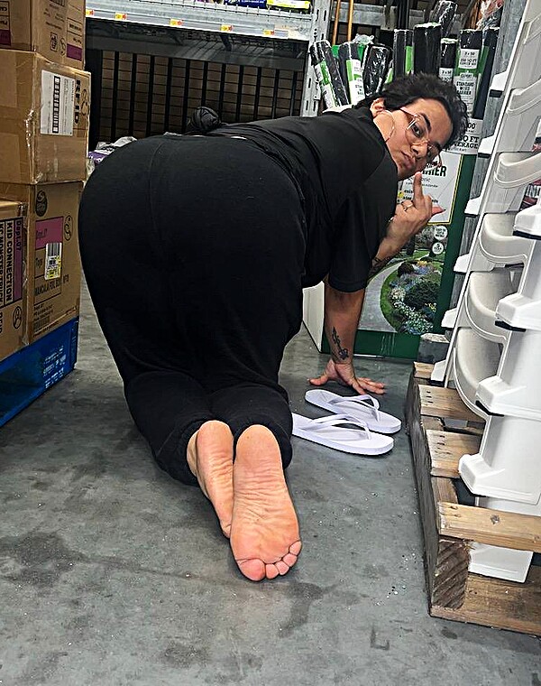 Thumbnail for slut wants all the exposure😏sluts add me on snap to get posted on my page just like this slut 😋