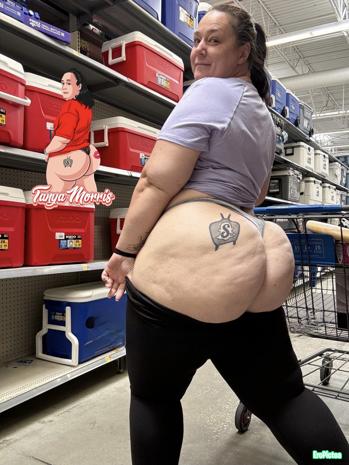 Nice milf have fat ass 😋😋 photo featuring fat