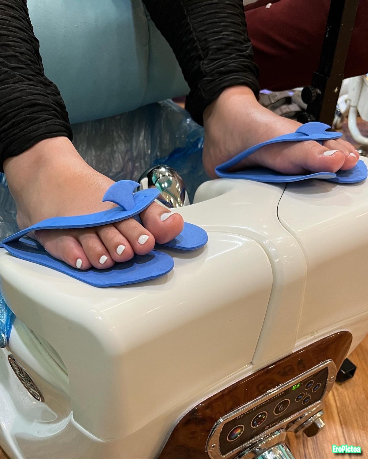 Creep pedicure upclose photo featuring pedi - Part 3