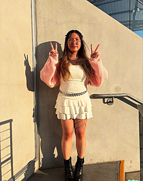 Thumbnail for cute short socal abg