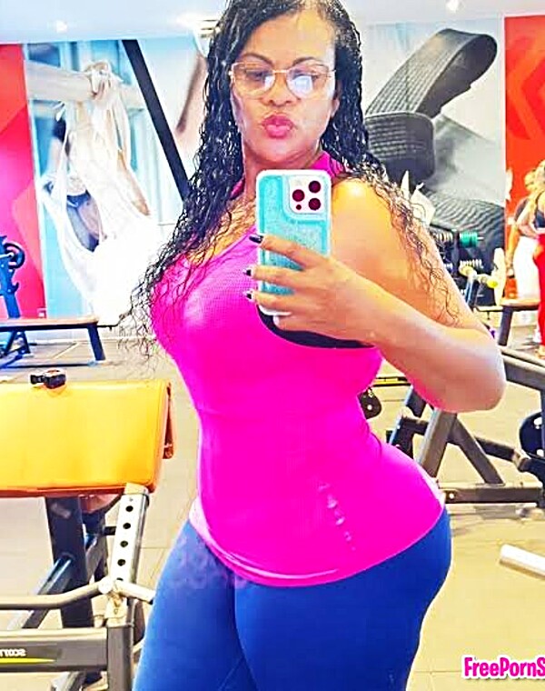 Thumbnail for Luzinete, a rainha do YouTube (lu50tona), se masturbou com um consolo