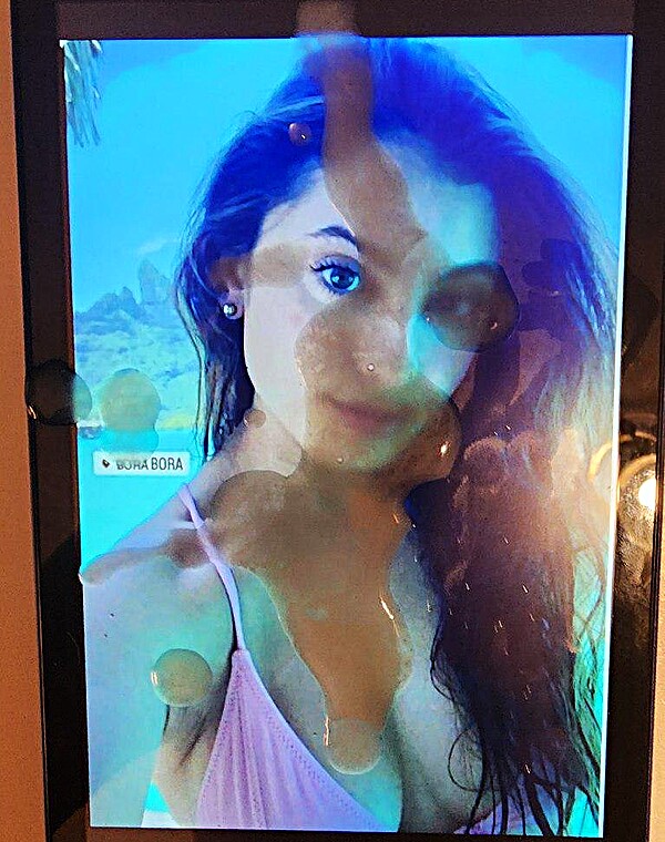 Thumbnail for Youtuber cum tribute