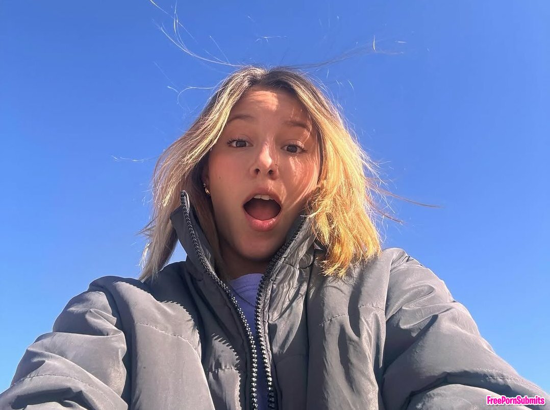 Me vuelve loco esta pendeja panameña youtuber Miel Ambar photo featuring Youtuber