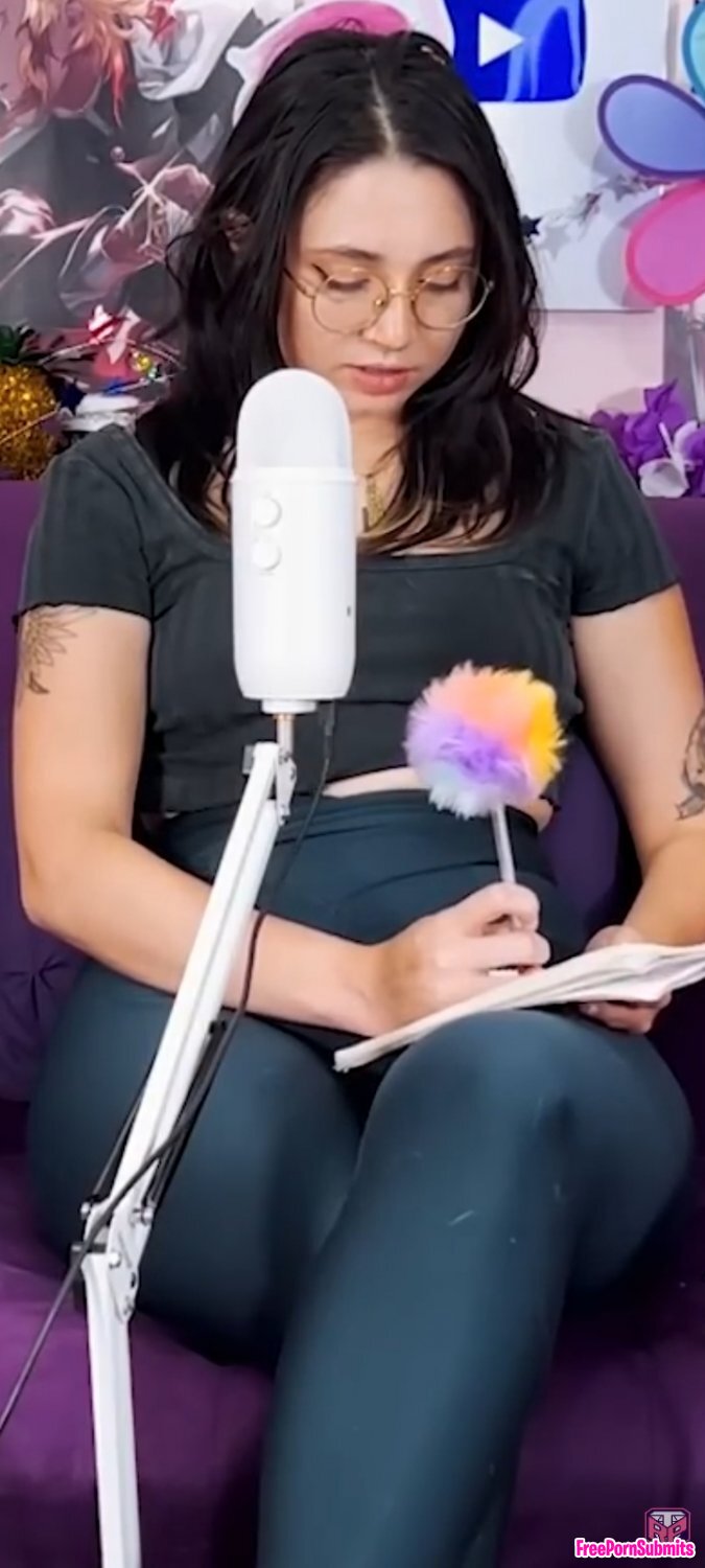 Youtube photo featuring Streamer - Part 43