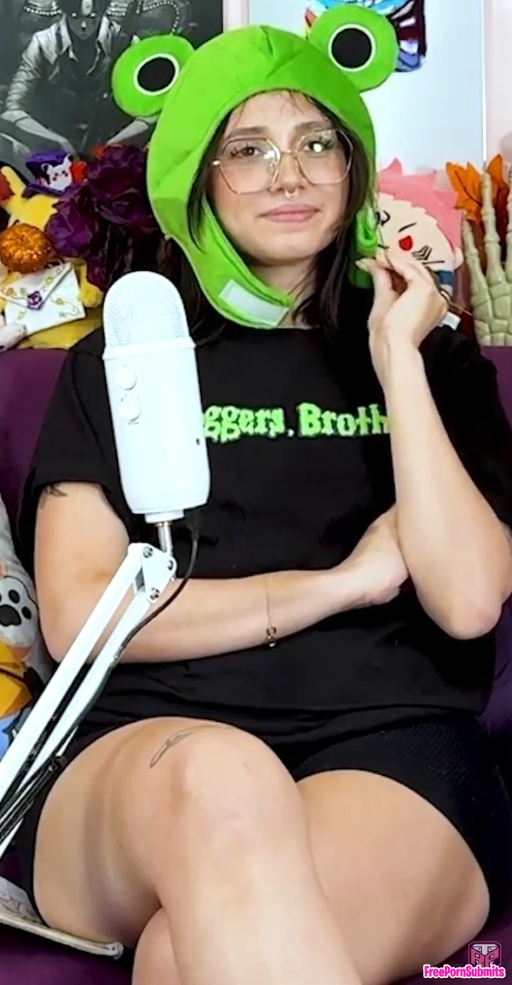 Youtube photo featuring Streamer - Part 19