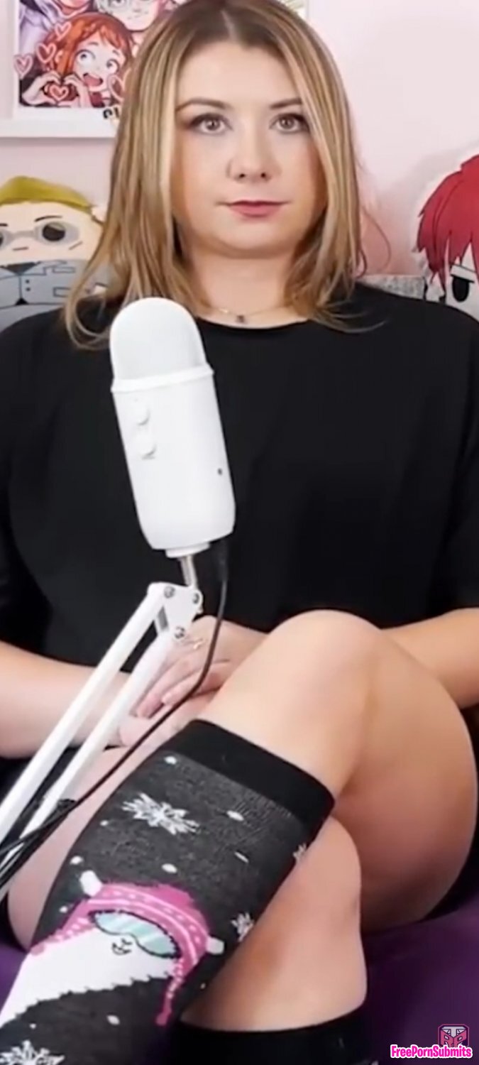 Nak4y9ty youtube photo featuring Legs - Part 3