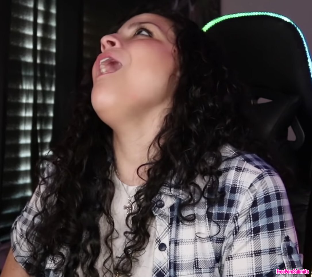 YouTube reaction girl's mouth open photo featuring YouTuber - Part 40