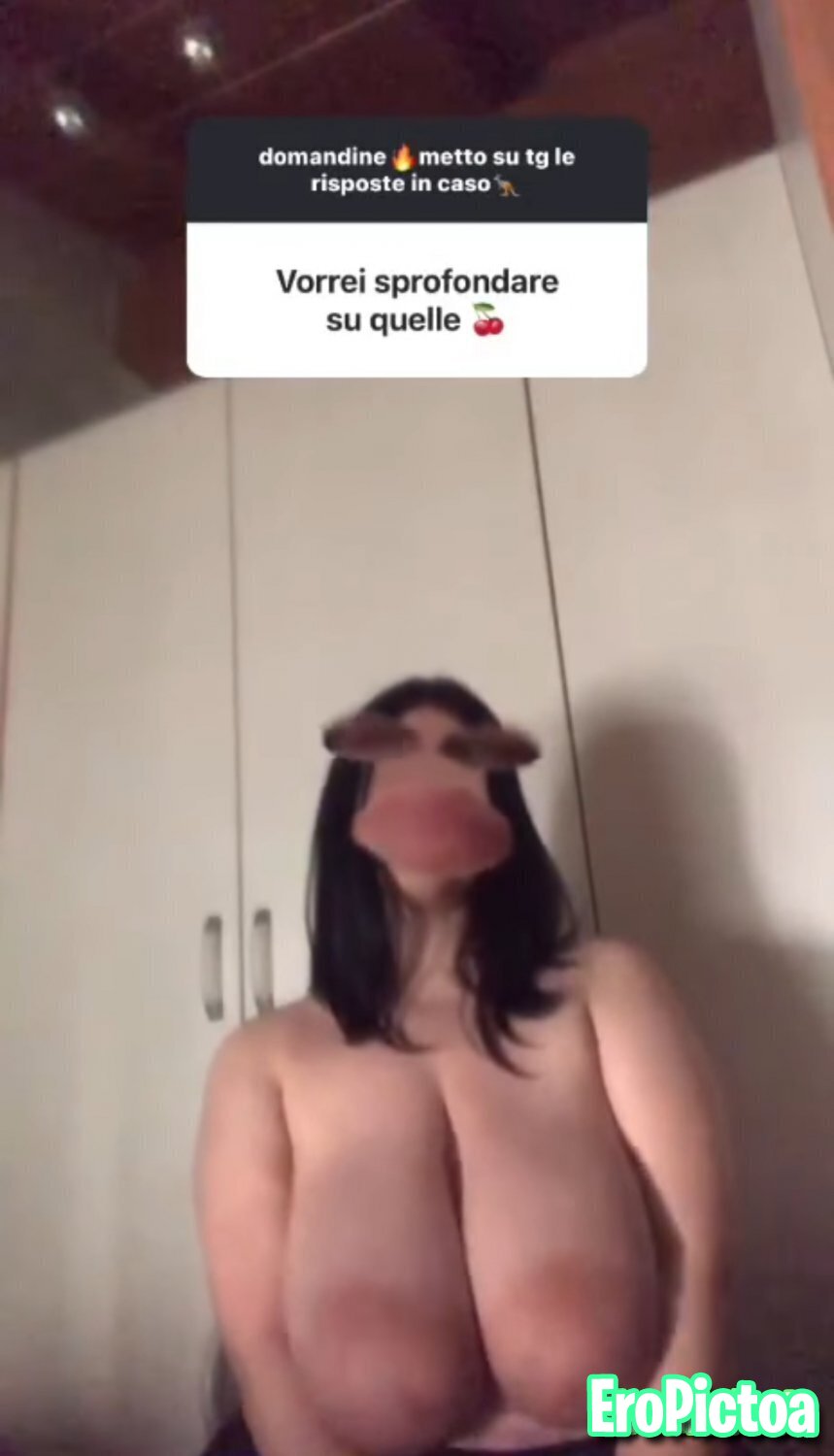 vvalentina bonetalli cum tribute photo featuring tits