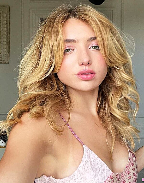 Thumbnail for Peyton List cumtribute