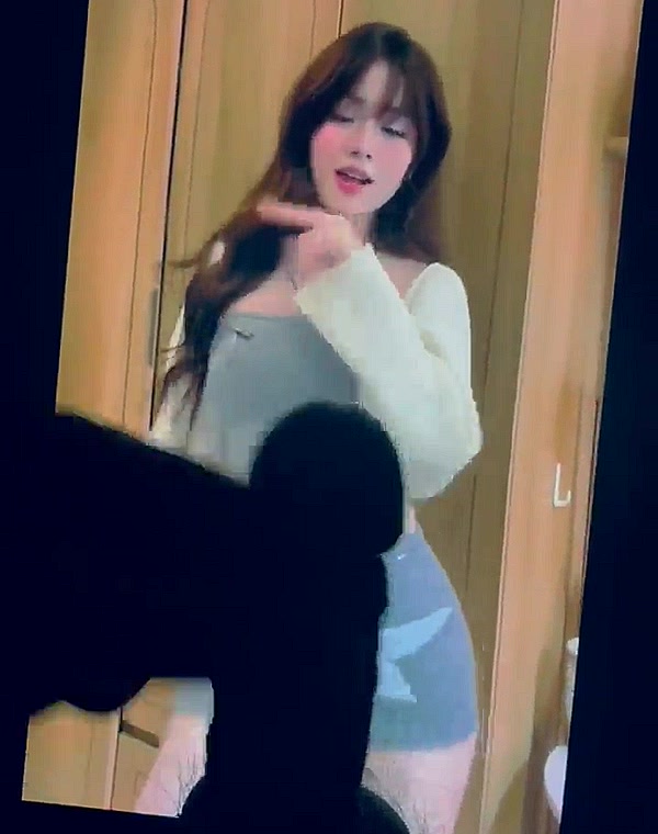Thumbnail for Cumtribute vietnamese tiktoker Linh Tít.