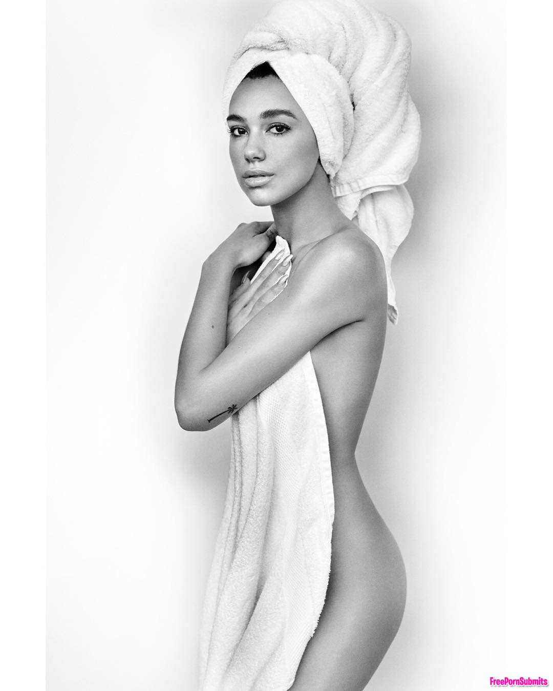 dua lipa desnuda photo - Part 53