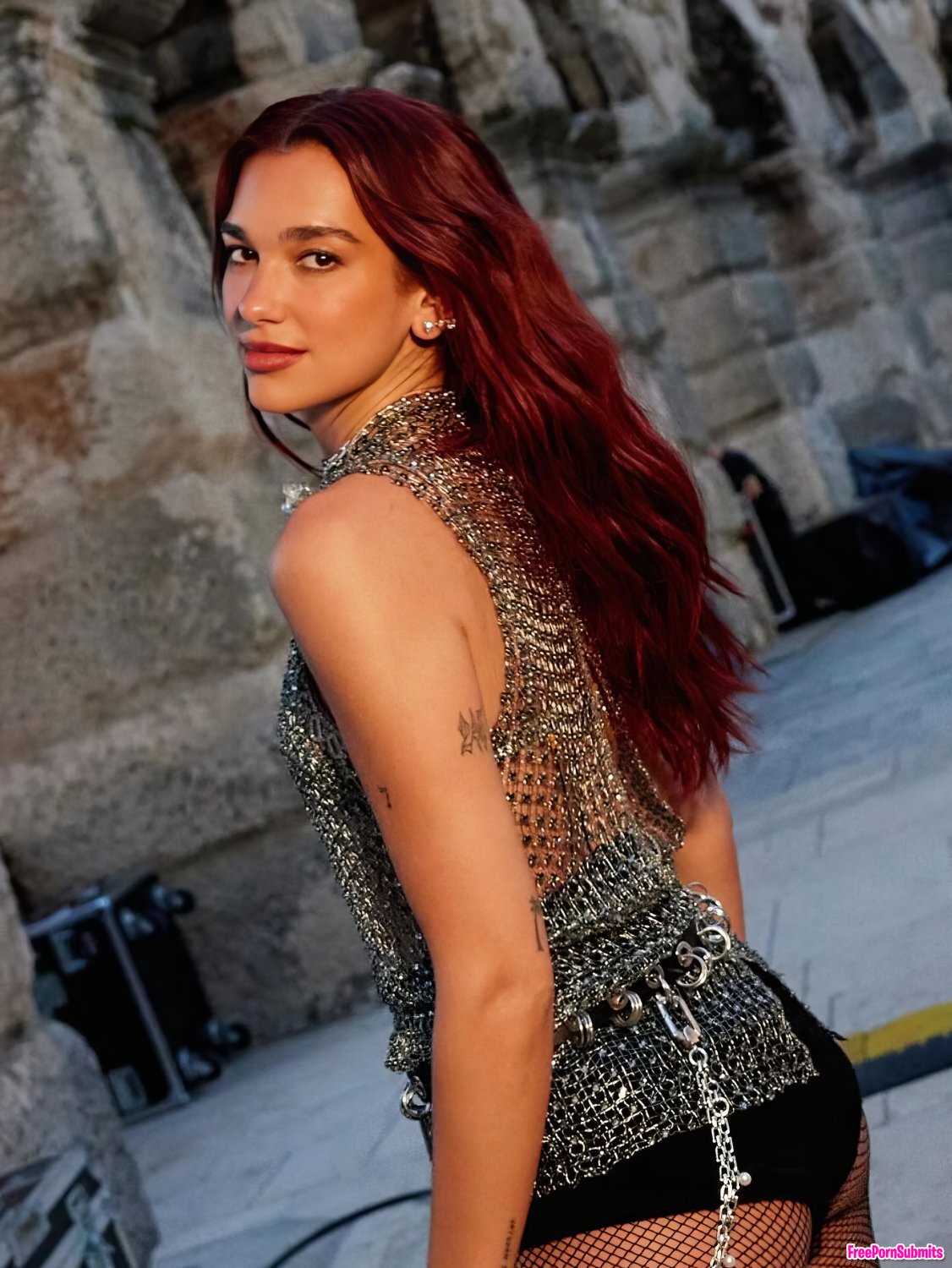 Dua Lipa photo featuring brunette - Part 20