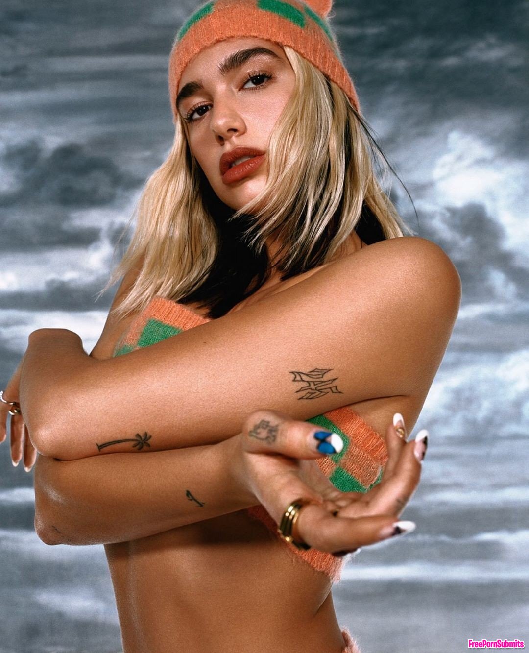 Dua Lipa photo featuring Fake - Part 6