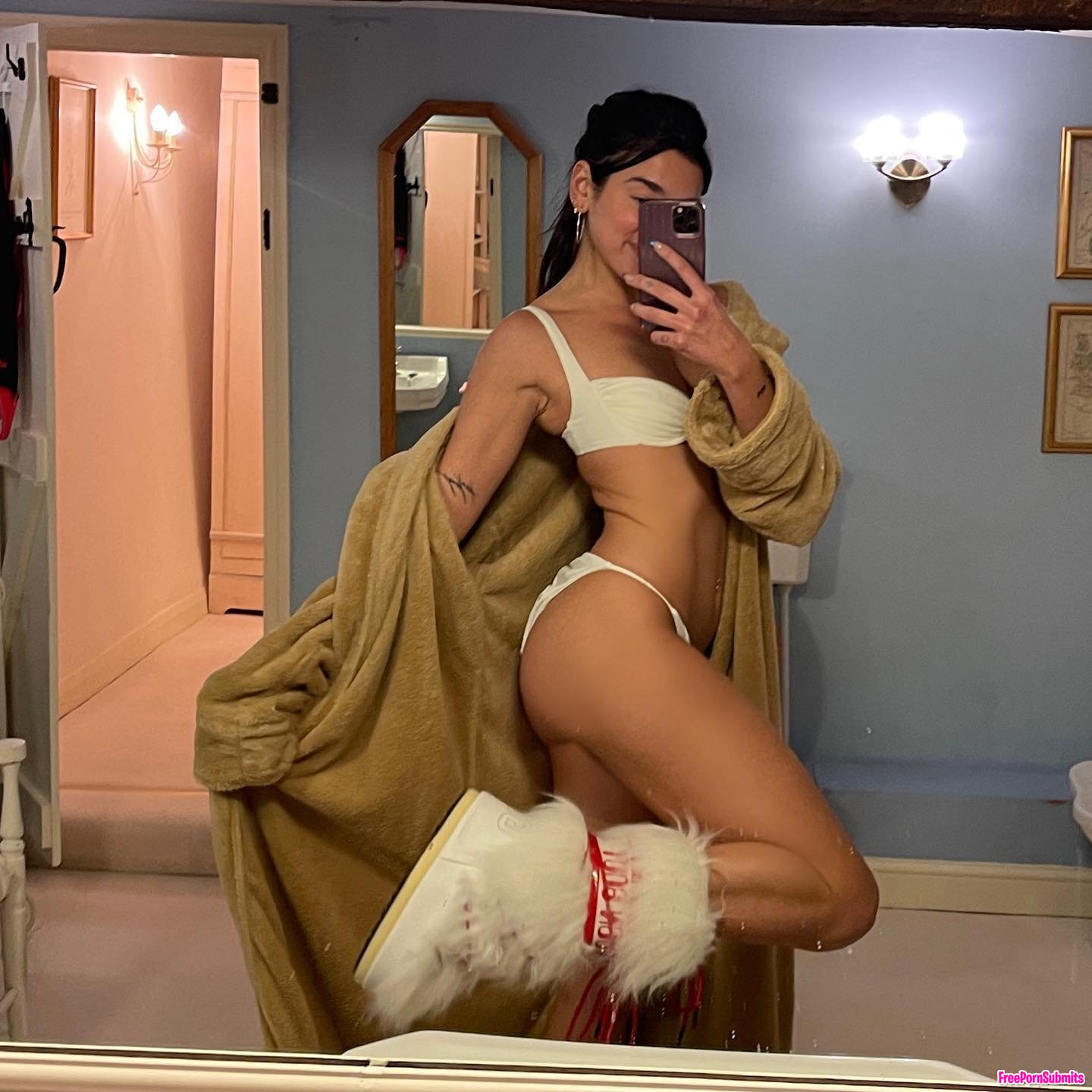 Dua Lipa photo