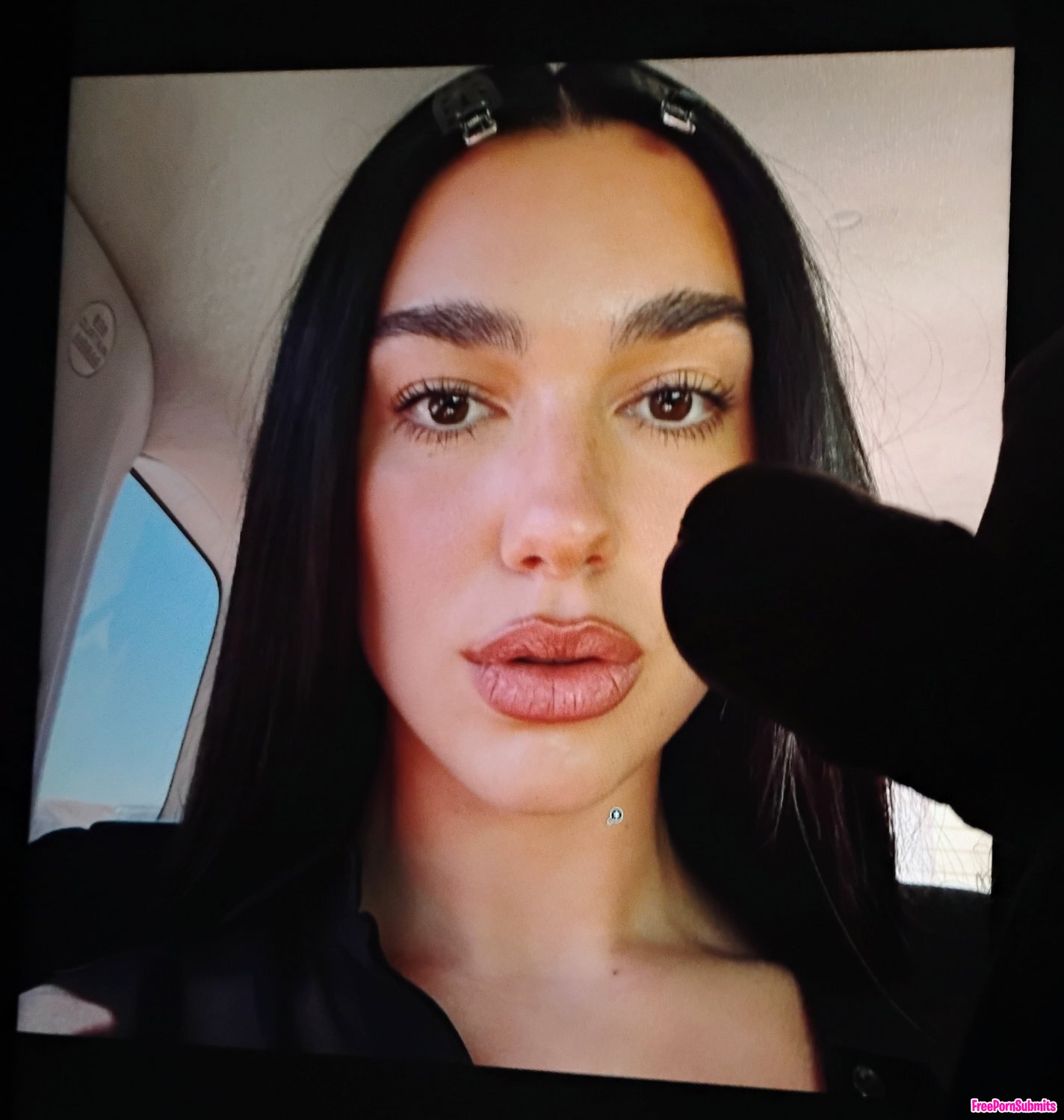 Piquinha tributando o rostinho da Dua Lipa photo - Part 1