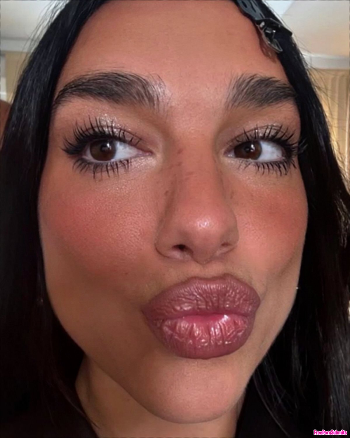Dua Lipa Sexy Lips photo featuring famosas
