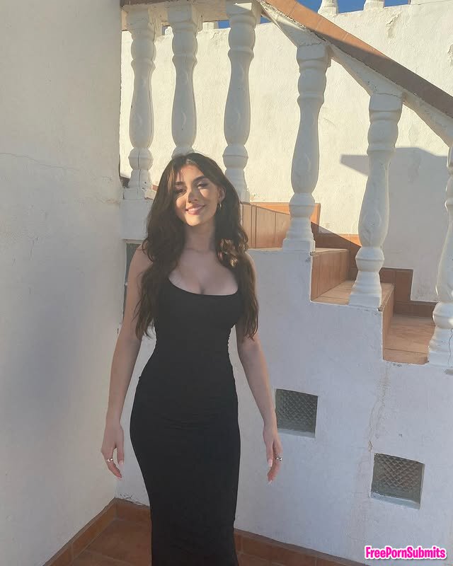 Really hot teen irl submitted. DMs open for submission or exposing photo featuring teen