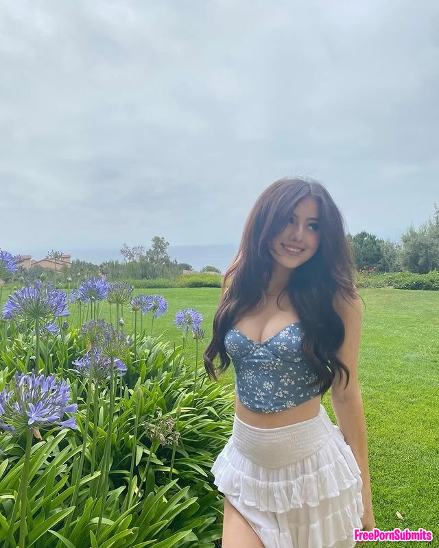Really hot teen irl submitted. DMs open for submission or exposing photo featuring bikini