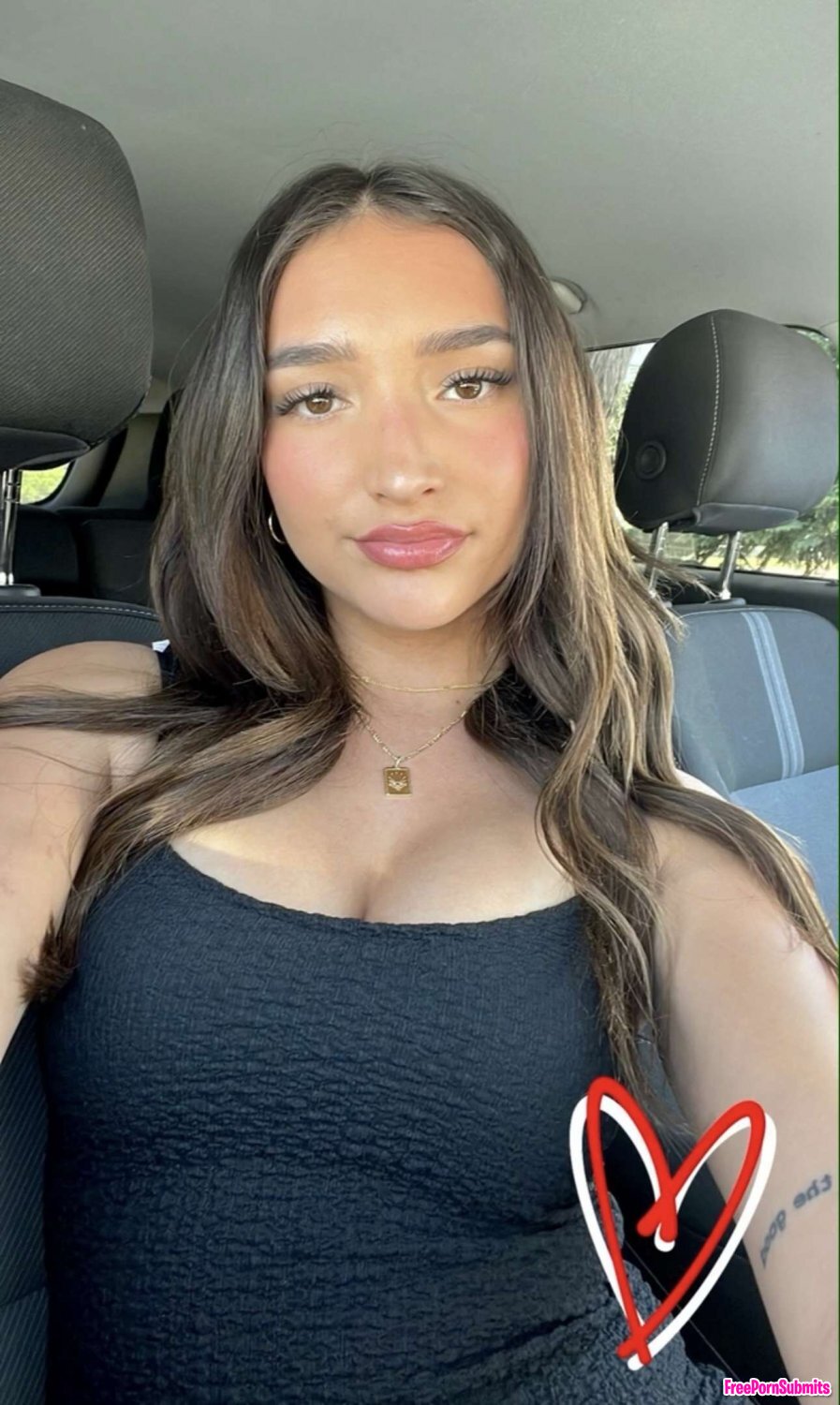 Hot Asian teen irl submitted. DMs open feeding ppl who trib photo featuring tits