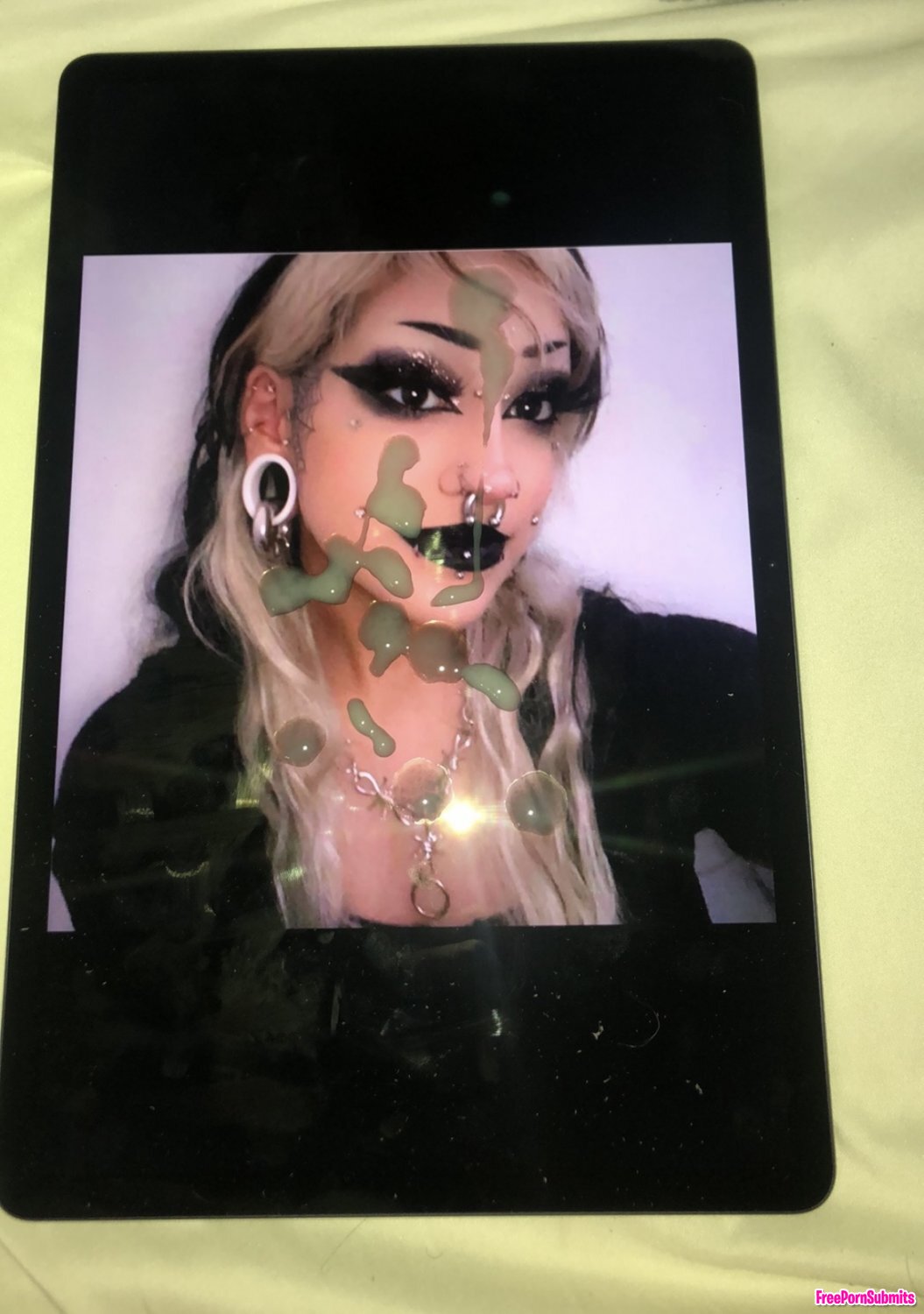 Old IRL cum tribs photo featuring emo - Part 8