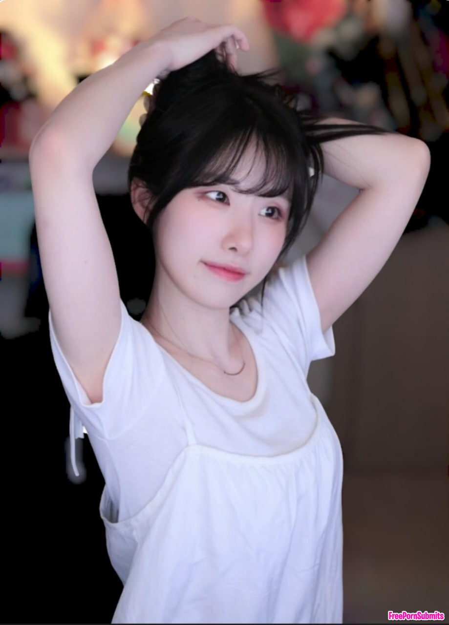 [Request] Korean streamer - goldwhi cumtribute photo featuring korean - Part 7