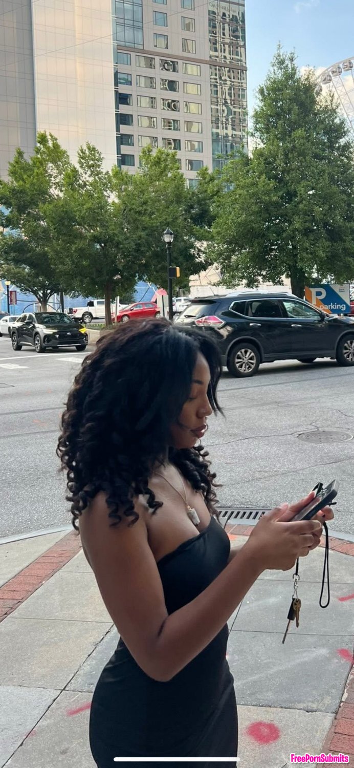 Gorgeous ebony irl needs tributes. Kik graysn98 or dm me photo featuring cum - Part 8