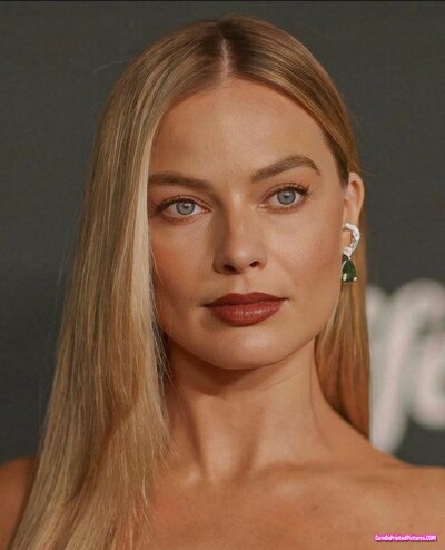 Thumbnail for Margot Robbie Cum Tribute