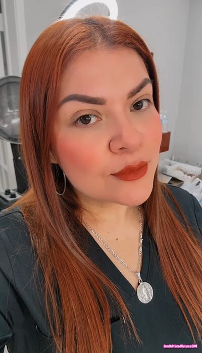 Thumbnail for Favorite milf face for cum tribute