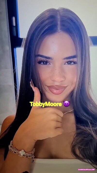 Thumbnail for 📹 CumTribute sur LeahHalton 02 😈 (TobbyMoore X Leah Halton)
