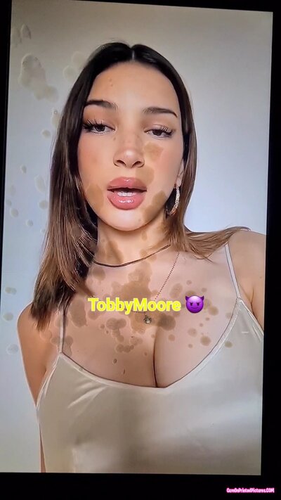 Thumbnail for 📹 CumTribute sur CarlaJuulie 😈 (TobbyMoore X Carla Julie)