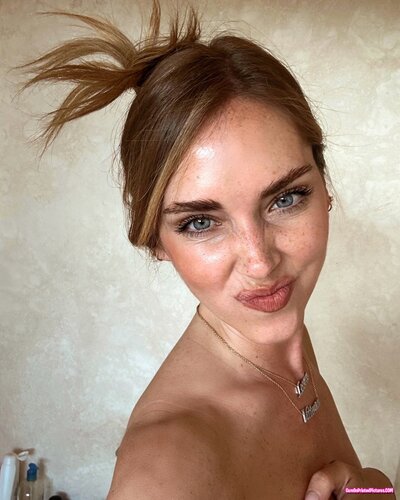 Thumbnail for Chiara Ferragni cumtribute