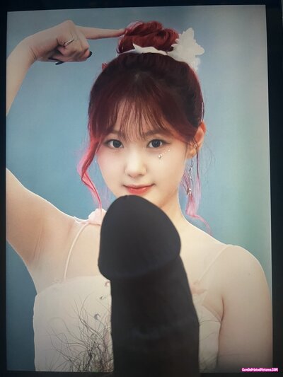 Thumbnail for 채현 얼싸 Chaehyun Cumtribute 1