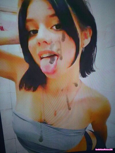 Thumbnail for Cumtribute a Xiomara, pendeja Argentina. Me saca toda la leche!