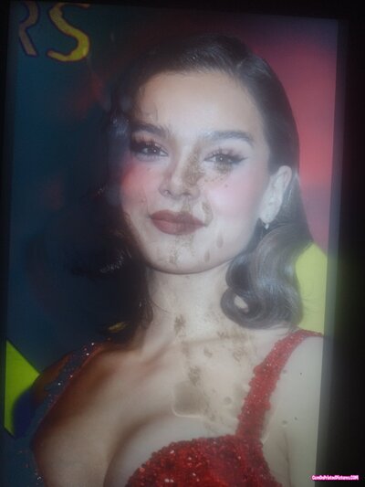 Thumbnail for Hailee Steinfeld Cumtribute #2