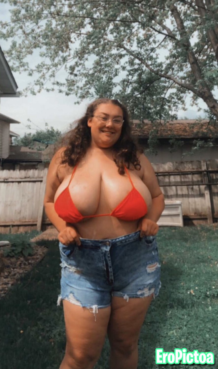 Big titty goon fuel photo featuring tiddies