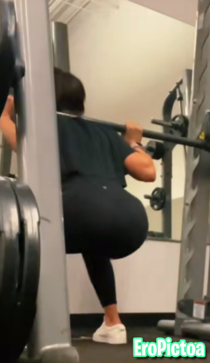 Bubble butt baddie, goon fuel photo