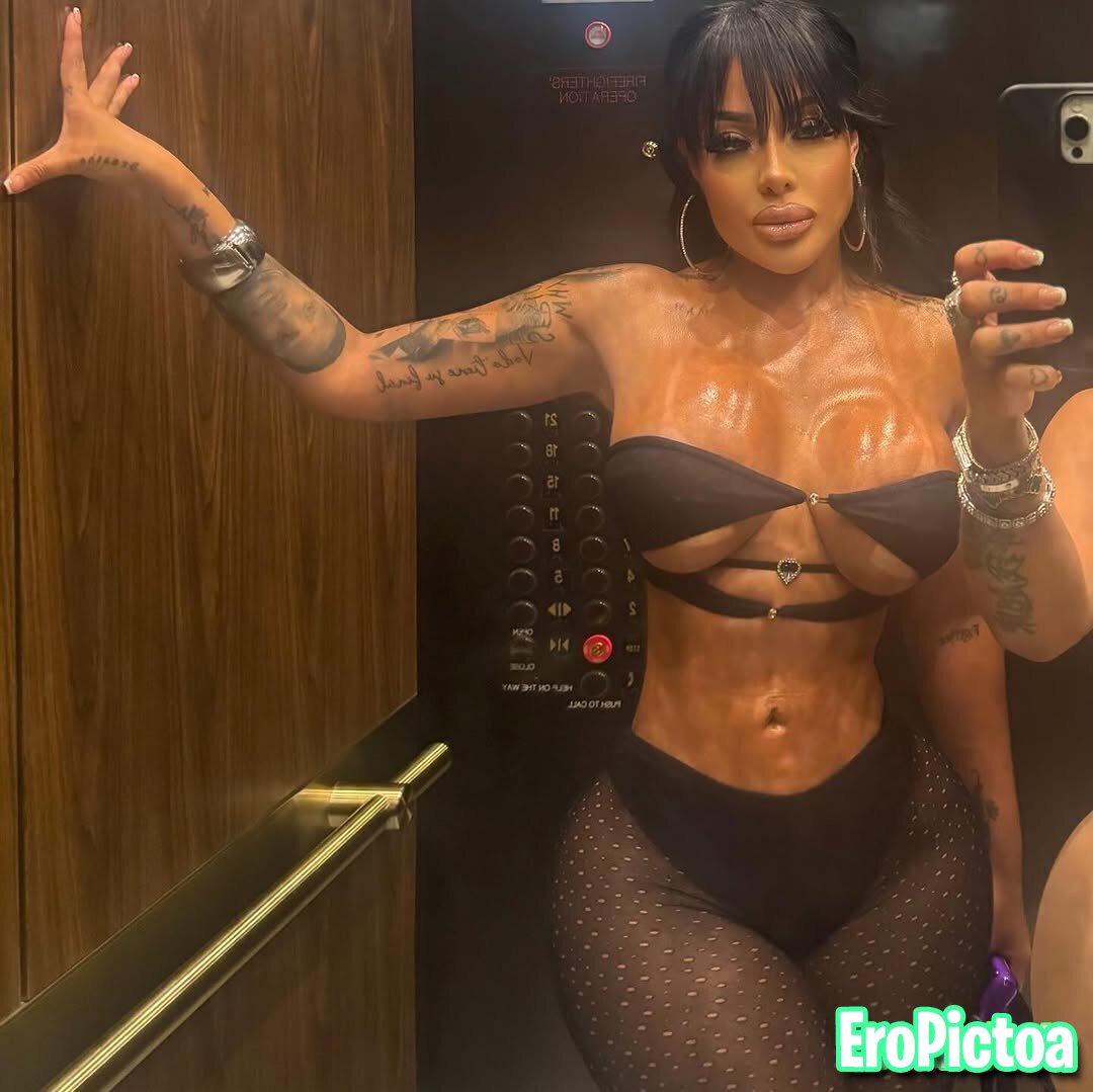 Bombshell Goon Fuel Bimbo photo featuring fake lips - Part 21
