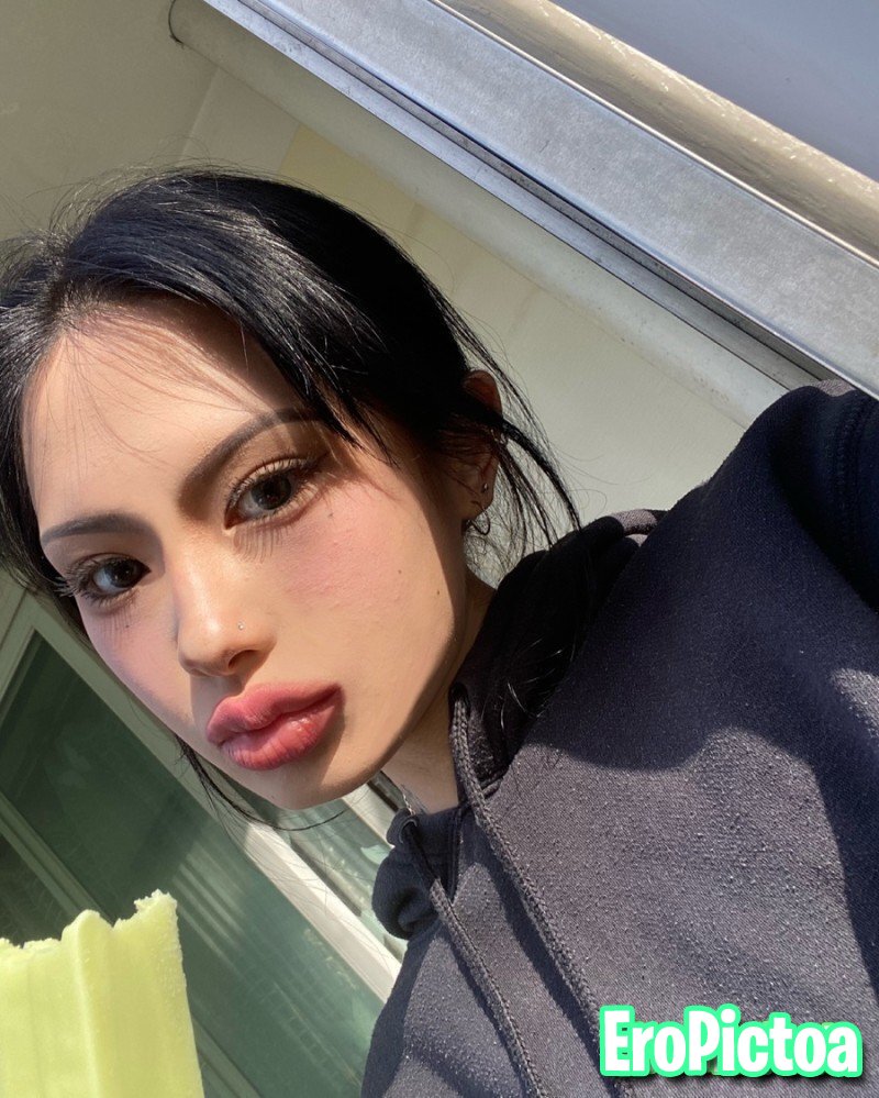 Korean DSL Goon Fuel photo featuring bimbo lips - Part 27