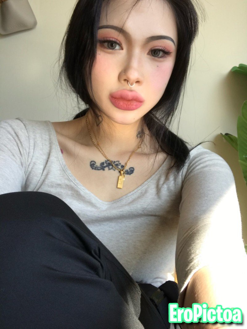 Korean DSL Goon Fuel photo featuring big lips - Part 28