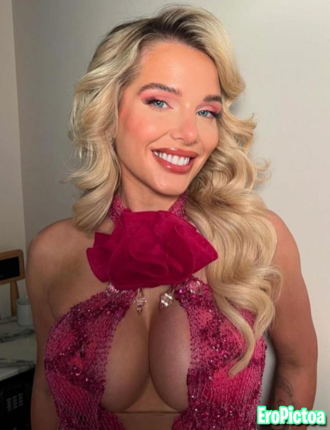 Gooning for celebs photo featuring Edging