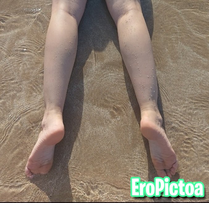 milf feet photo featuring feet - Part 9