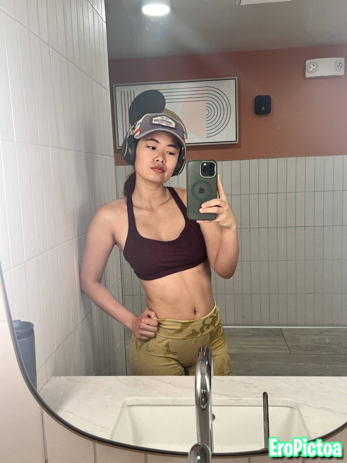 This body’s working overtime photo featuring sexy