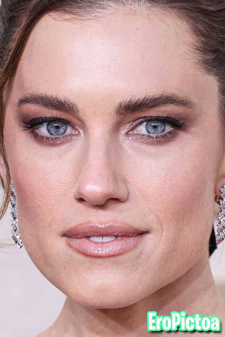 Celebrity Faceporn photo featuring Emily blunt