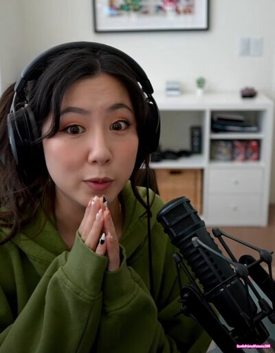 Thumbnail for Fuslie [2]