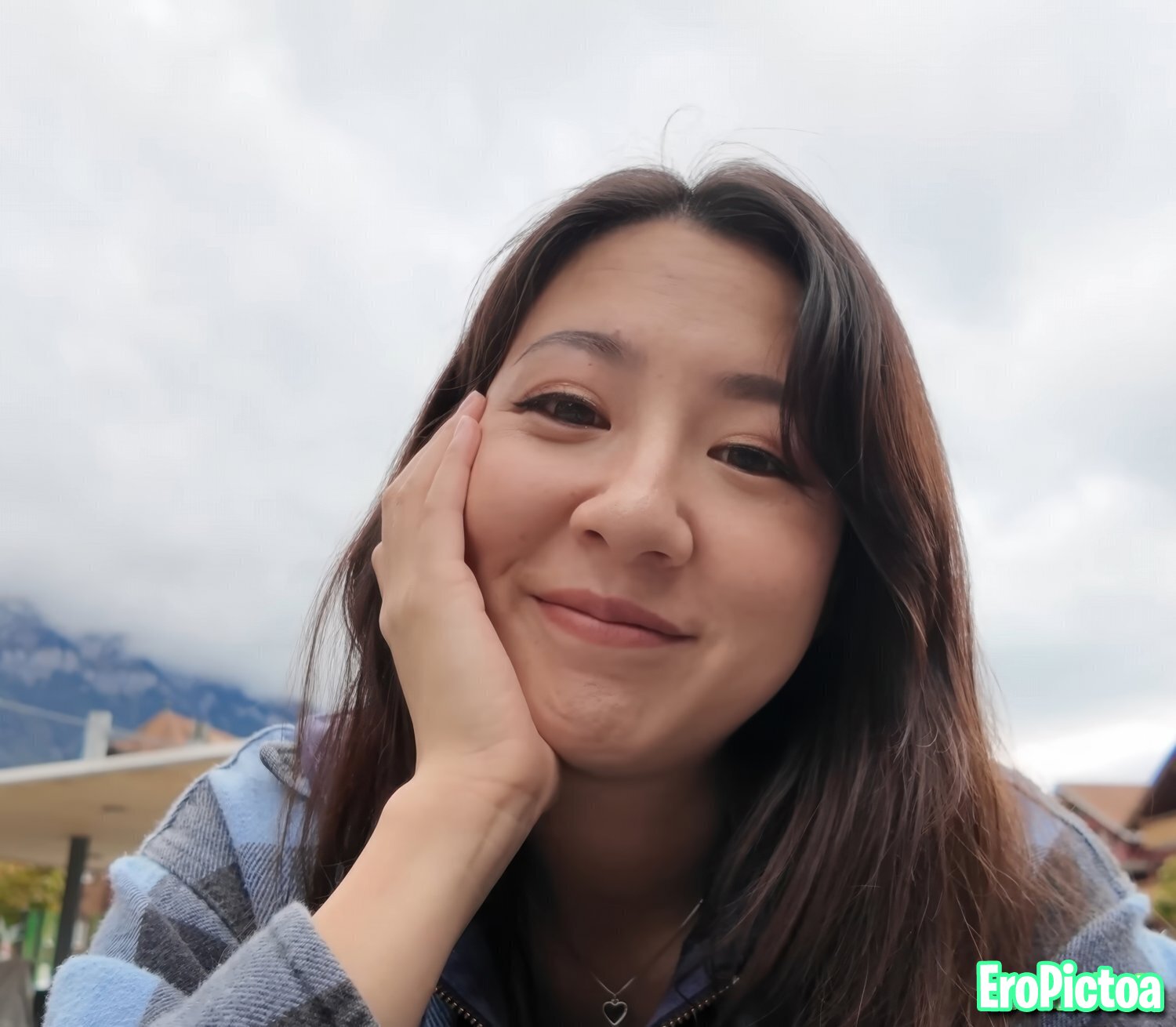 Fuslie [2] photo featuring youtube - Part 20