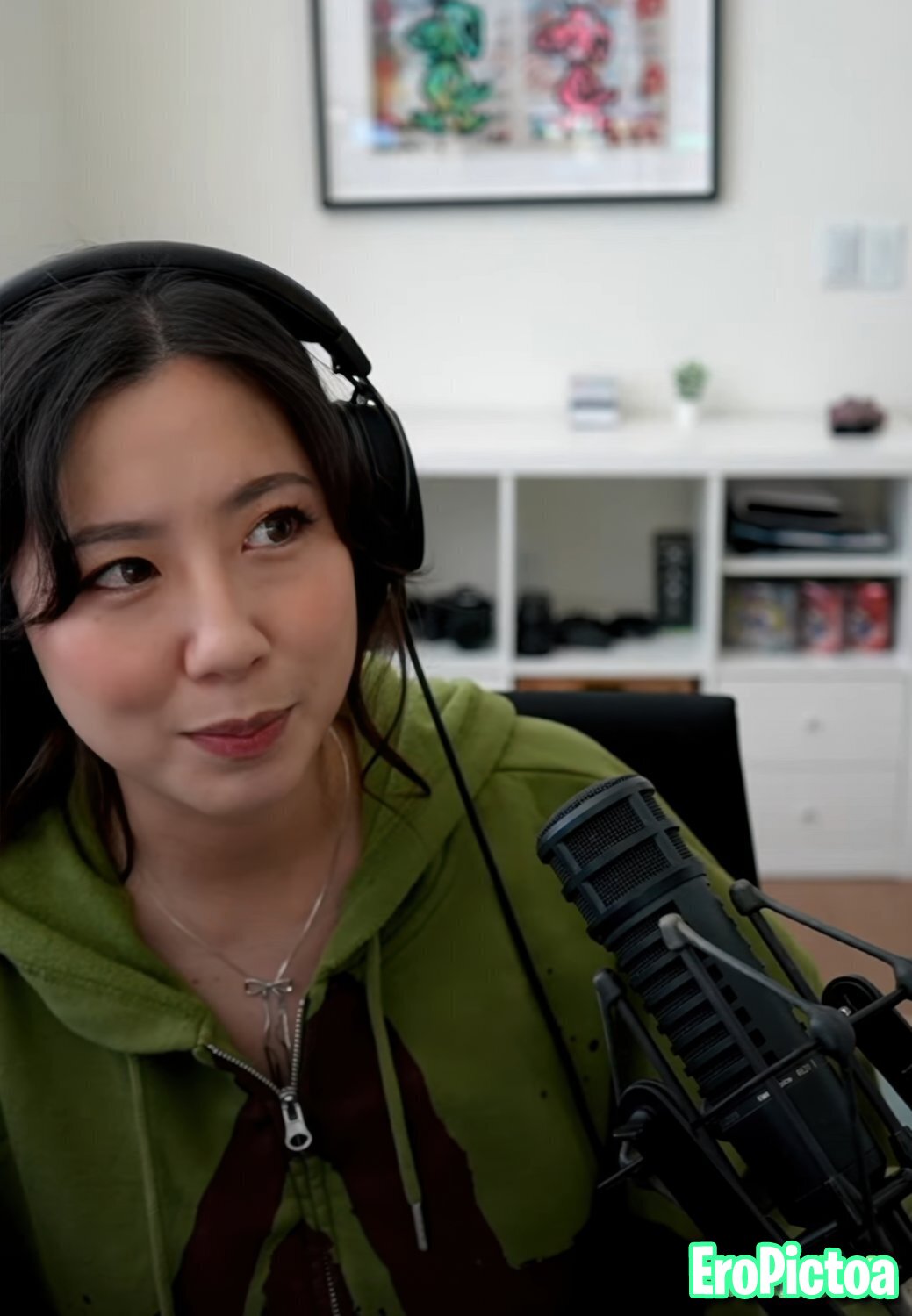 Fuslie [2] photo featuring american - Part 3