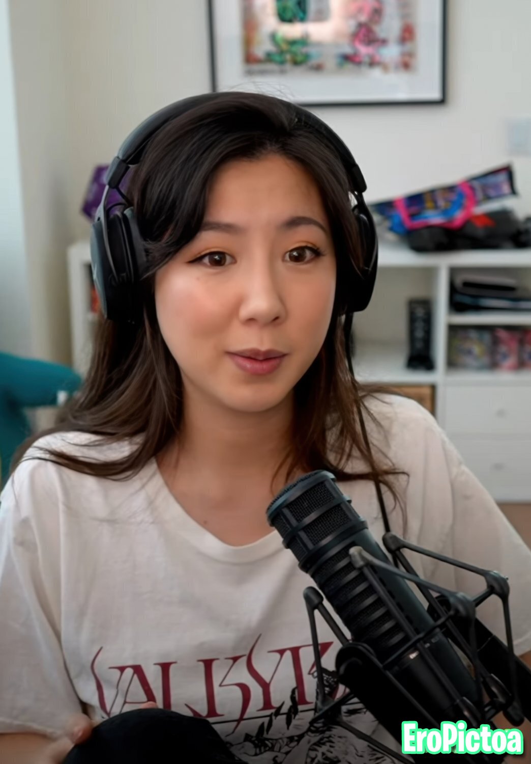 Fuslie [2] photo featuring brunette - Part 53
