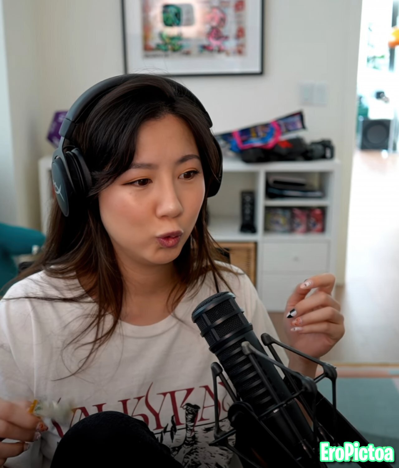 Fuslie [2] photo featuring streamer - Part 64