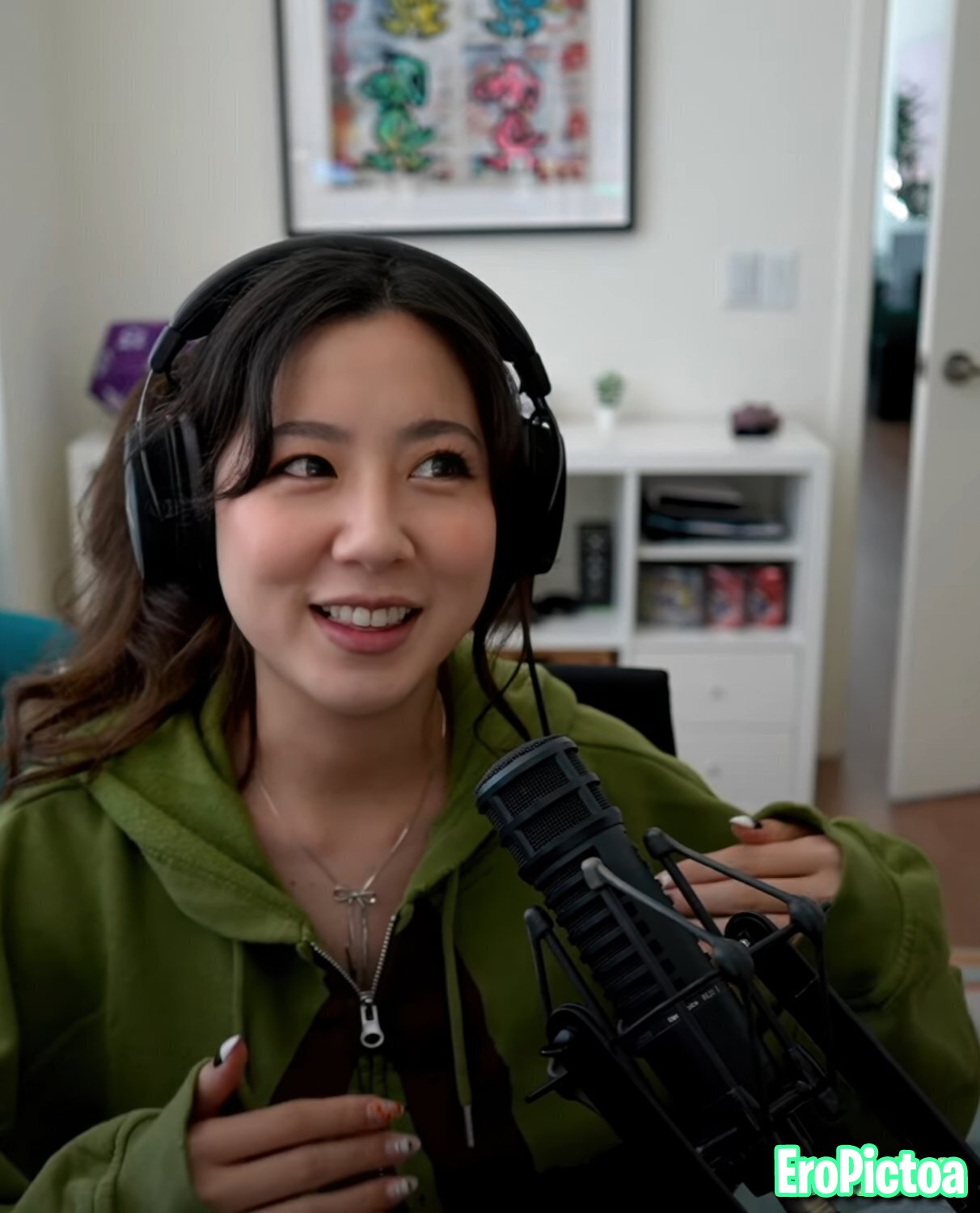 Fuslie [2] photo featuring brunette - Part 83