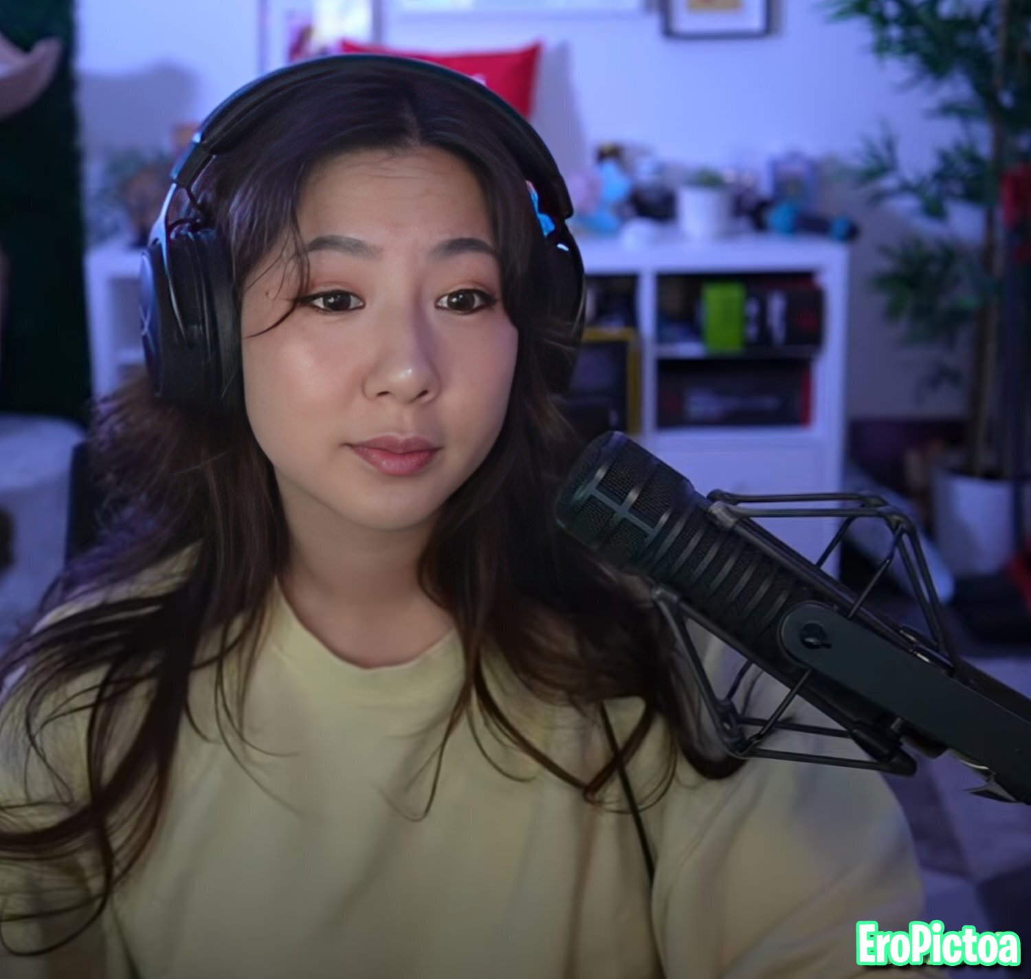 Fuslie photo featuring petite - Part 2